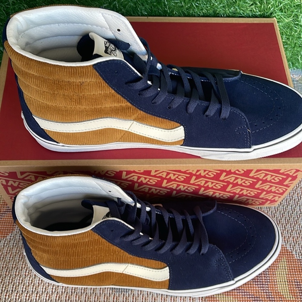 Vans WMNS Sk8-Hi High Top Blue/ Brown Corduroy
Sk8-Hi "Navy/Brown" - Picture 4 of 16